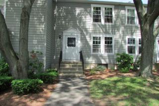 35 Ferry Ct, Stratford, CT 06615-6064