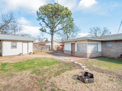 1998 Crestridge St, Stephenville TX  76401-2009 exterior