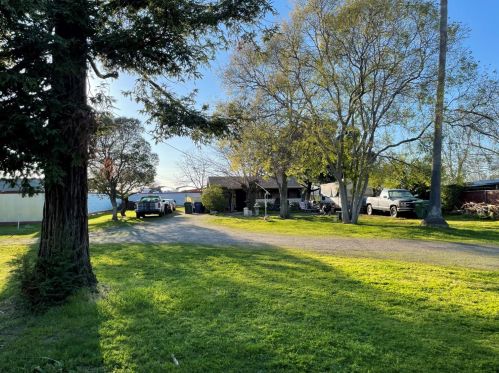 6235 32nd St, North Highlands, CA 95660-4203