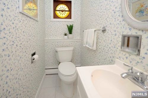1 Ferris Ct, Ho Ho Kus NJ  07423-1017 exterior