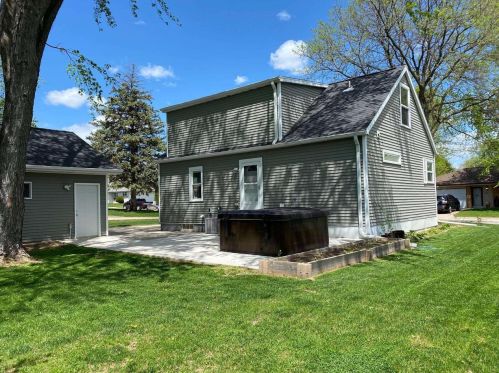 447 Bosar Ave, Green Bay, WI 54304-4803