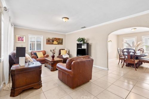 927 14th St, San Bernardino, CA 92411-1901