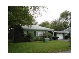 40 Everleth Ave, Warwick, RI 02888-3504