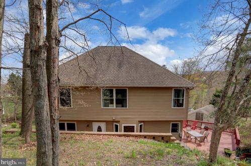 437 Pisgah State Rd, Shermansdale PA  17090-8921 exterior