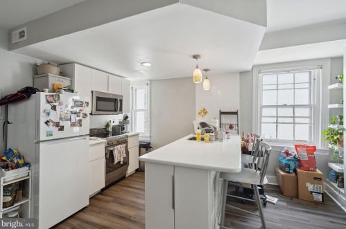 869 29th St, Philadelphia, PA 19130-1145