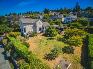 1011 13th St, Bellingham, WA 98225-6618