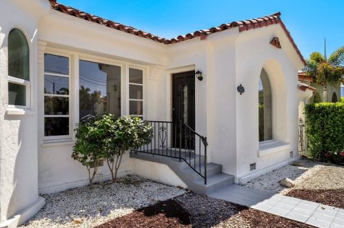 330 20th St, Long Beach, CA 90806-4908