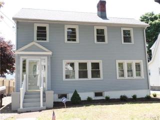 195 Overland Ave, Bridgeport, CT 06606-2715