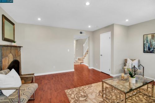 2474 Belvedere Ave, San Leandro CA  94577-6543 exterior