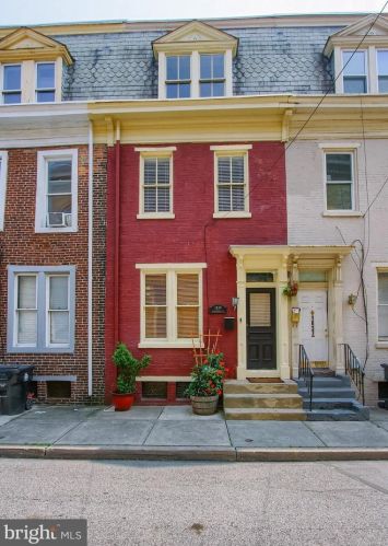 1839 Susquehanna St, Harrisburg, PA 17102-2238