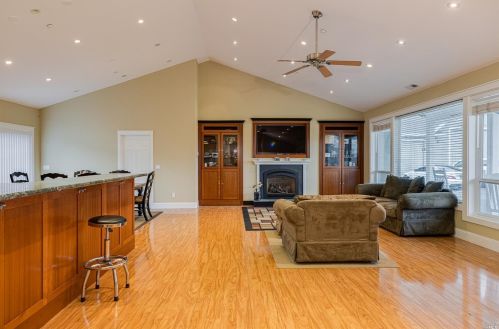 1857 Alice Dr, Penngrove CA  94951-9750 exterior