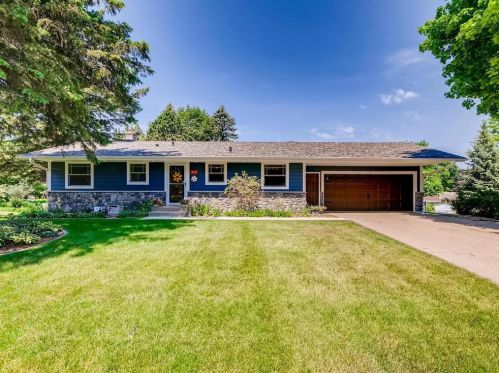 717 Iona Ln, Saint Paul, MN 55113-2163