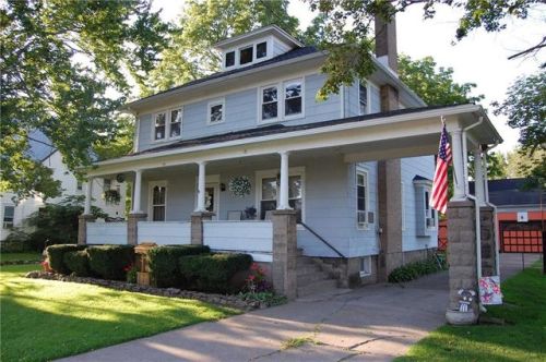 18 Housel Ave, Lyndonville, NY 14098-9508