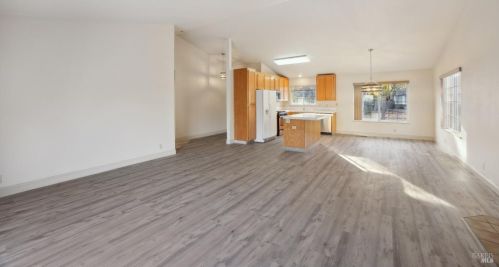 1104 Pippin Cir, Santa Rosa CA  95407-6772 exterior