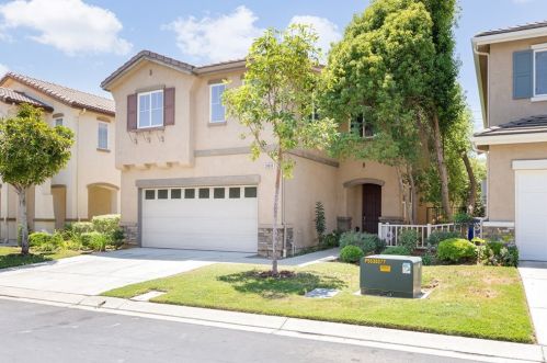 24018 Joshua Dr, Santa Clarita, CA 91354-1535