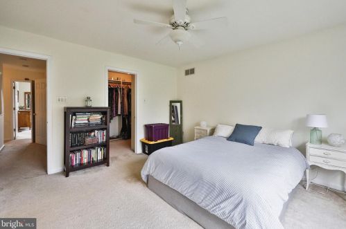 201 Carol Ct, Lansdale PA 19446-1576 exterior