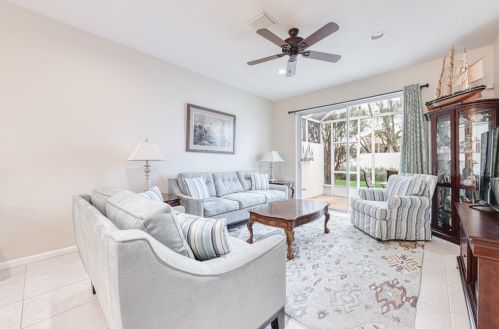 9743 Crescent View Dr, Boynton Beach, FL 33437-5922