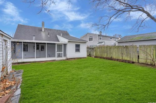 913 Merillon Ave, Westbury NY  11590-6112 exterior