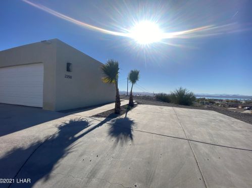 2250 Senita Dr, Lake Havasu City, AZ 86403-5060