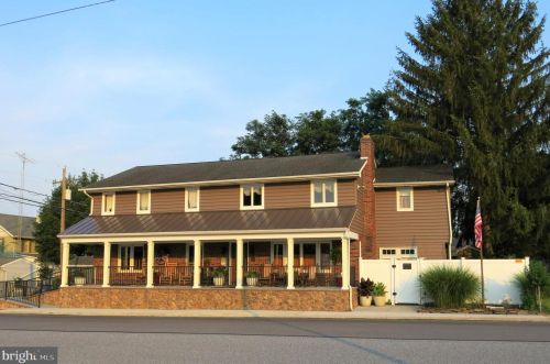 23 Windsor St, Littlestown, PA 17340-1227