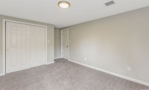 9 Brookwood Dr, Wheatley Heights NY  11798-1005 exterior