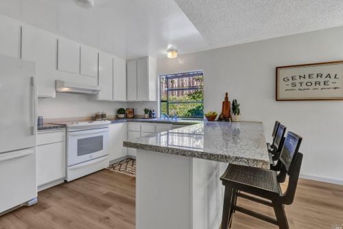 434 Brentwood Dr, Benicia CA  94510-1437 exterior