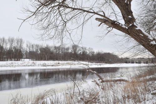 1030 River Park Ln, Milwaukee, WI 53209-6534