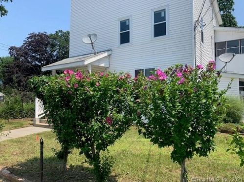 175 Crystal Ave, United States Coast Guard Ac, CT 06320-6438
