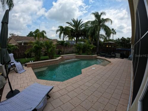 801 Live Oak Ave, Saint Petersburg FL  33703-3177 exterior