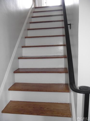 26 Logan Ln, Piscataway NJ  08854-5804 exterior