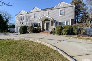 1 Arbor Ln, North Merrick, NY 11566-4301