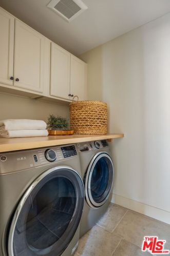 328 Poquito Ln, Topanga CA  90290-3547 exterior