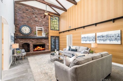 1022 Oak Canyon Ln, Glendora CA  91741-2256 exterior