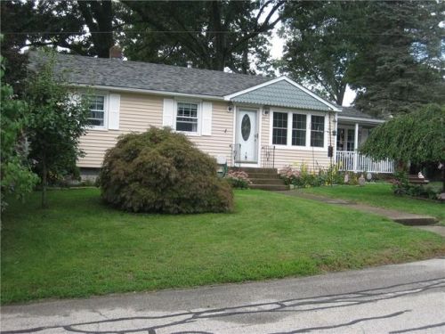 22 Princeton Ave, Coventry, RI 02816-7100
