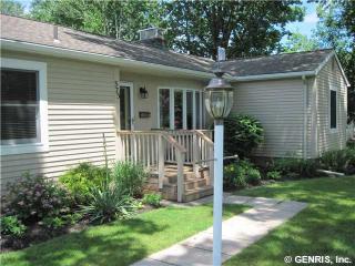 375 Brookview Dr, Rochester, NY 14617-4957