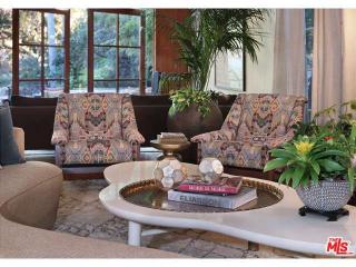 2000 Hobart Blvd, Los Angeles CA  90027-1656 exterior
