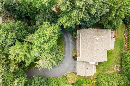 7607 Lake Dr, Milwaukee WI  53217-2909 exterior