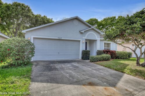 585 Willowgreen Ln, Titusville, FL 32780-3533
