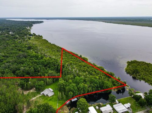 579 C 470, Lake Panasoffkee, FL 33538-6057