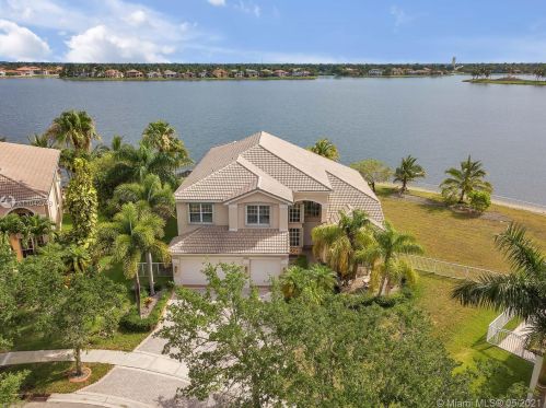 3901 192nd Ter, Hollywood, FL 33029-2730