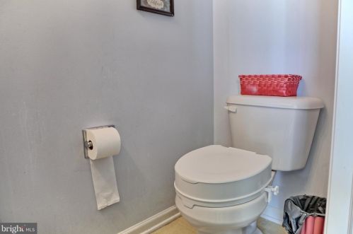 43 Wooten Ct, Dover DE  19904-3863 exterior