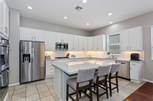 991 Gleneagles Rd, Beaumont CA  92223-8525 exterior