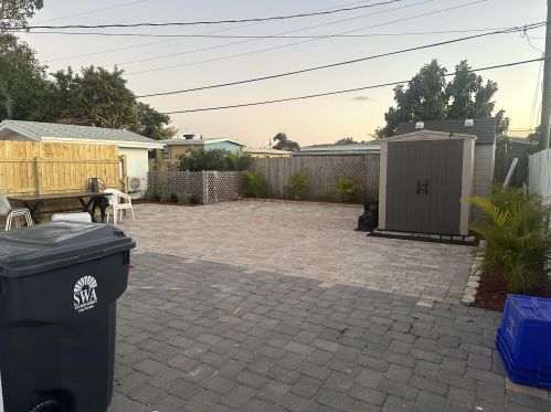 5686 Elder Dr, West Palm Beach, FL 33415-7124
