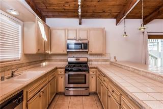 122 Bayview Dr, Hermosa Beach CA  90254-5126 exterior