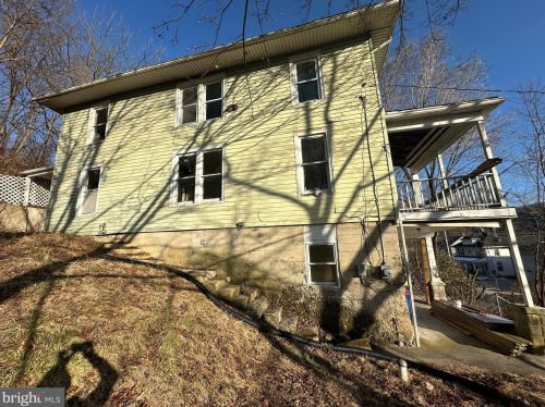 64 Main St, Cross Roads, PA 17322-9028
