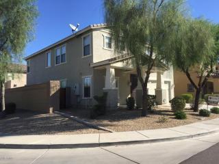 6474 Freeway Ln, Glendale, AZ 85302-7417