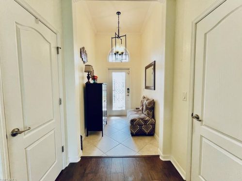 2391 Heydon Cir, Naples, FL 34120-4579