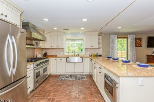 141 Glenside Ave, Scotch Plains NJ  07076-1528 exterior