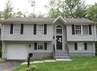 11 Gaines Dr, Hartford, CT 06120-1166