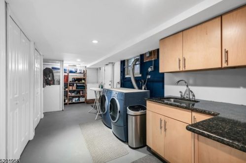 127 Hillside Ave, Bedminster NJ  07921-2516 exterior